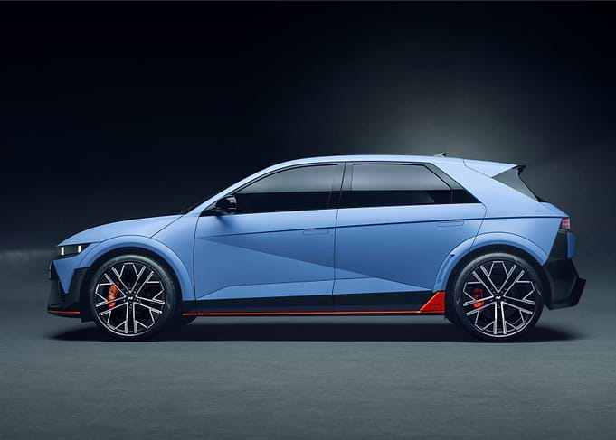 IONIC 5 N EV HOT HATCH