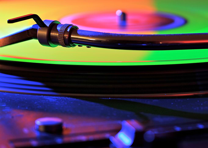 Gramofon SynthWave