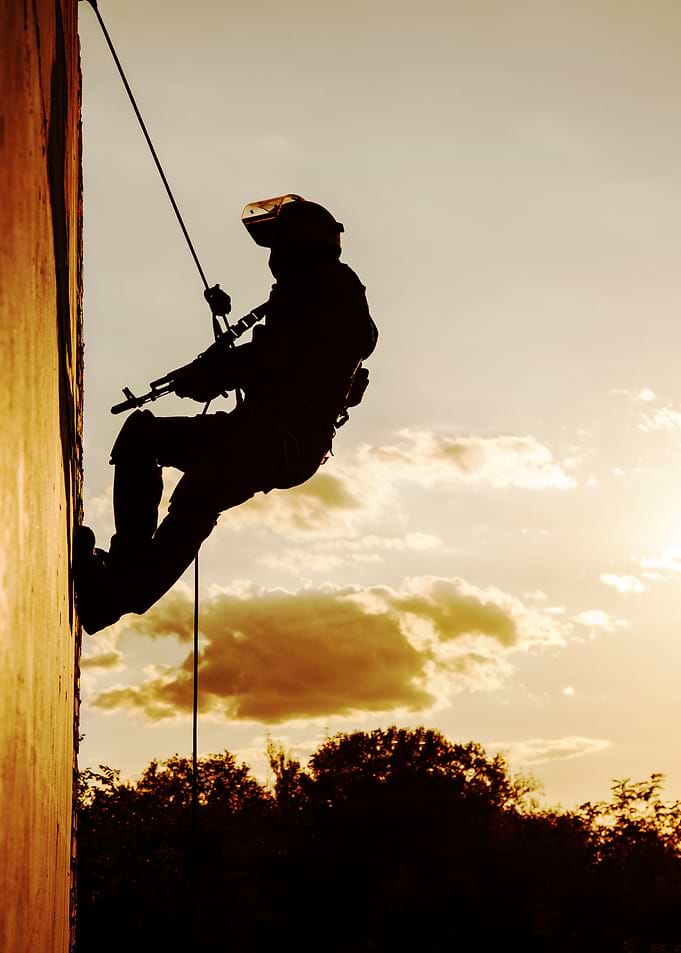 Military rappeller