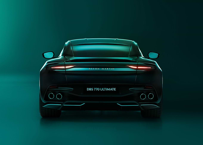 Aston Martin DBS 770 2024