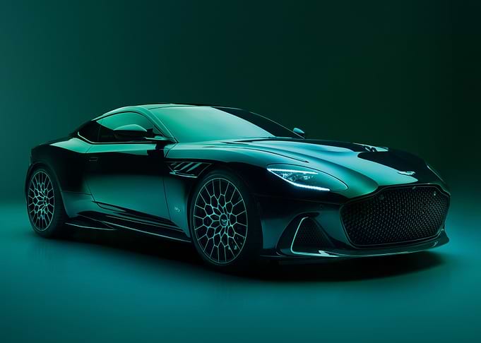 Aston Martin DBS 770 2024