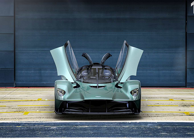 Aston Martin Valkyrie 2022