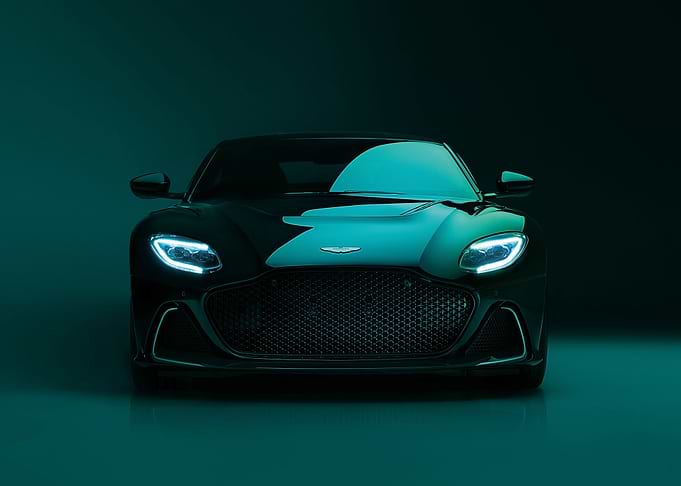 Aston Martin DBS 770 2024