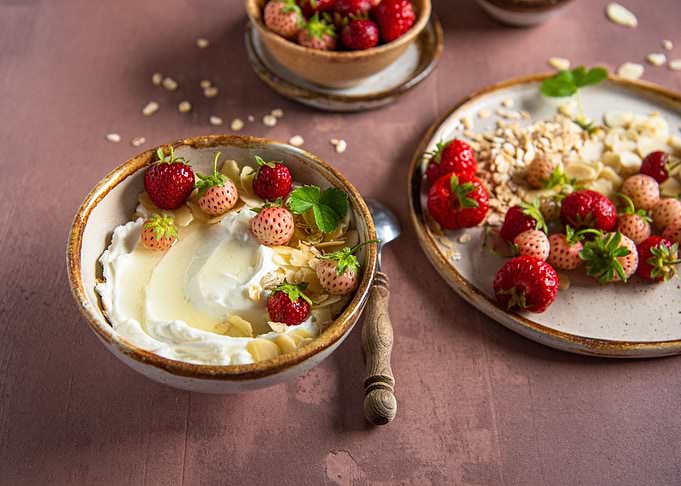 Strawberries Yoghurt