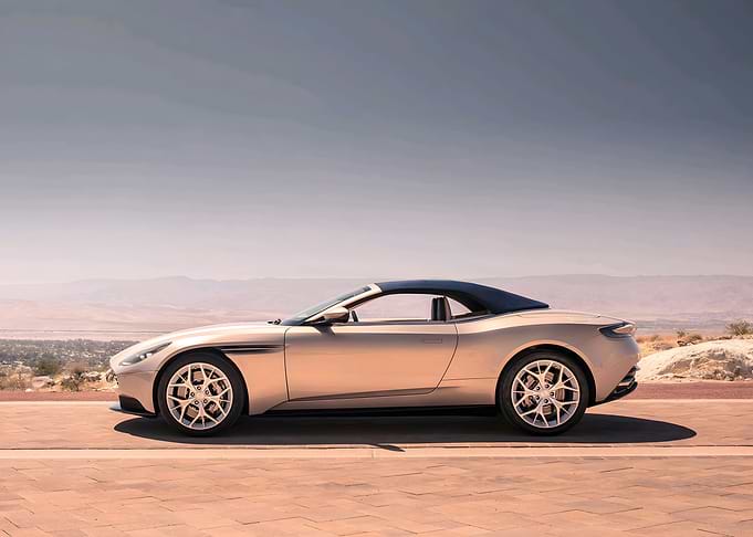Aston Martin Db11 Volante