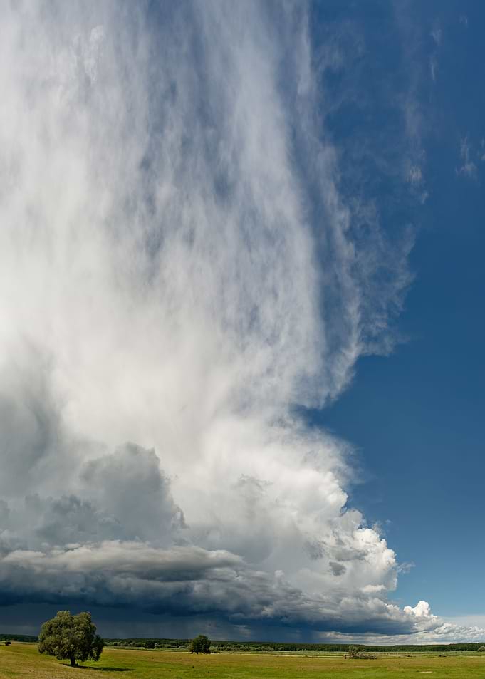 Thunderstorm front