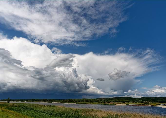 Thunderstorm drama