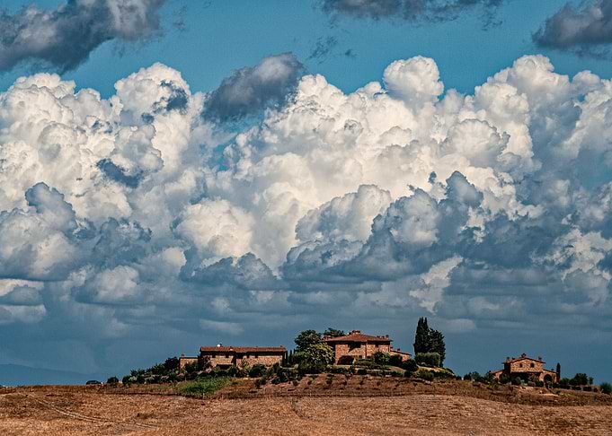 Val dOrcia Tempest Incomin