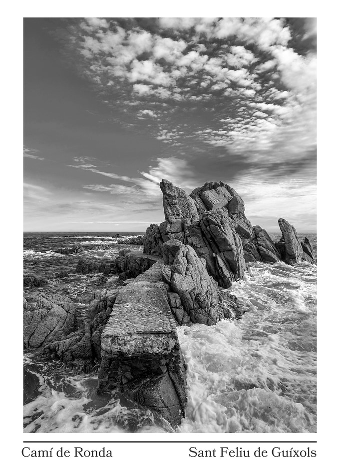 Black and white photo sea