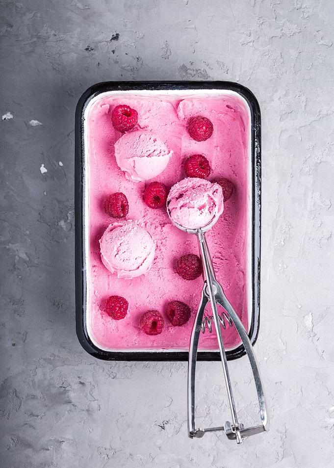 Berry scoop