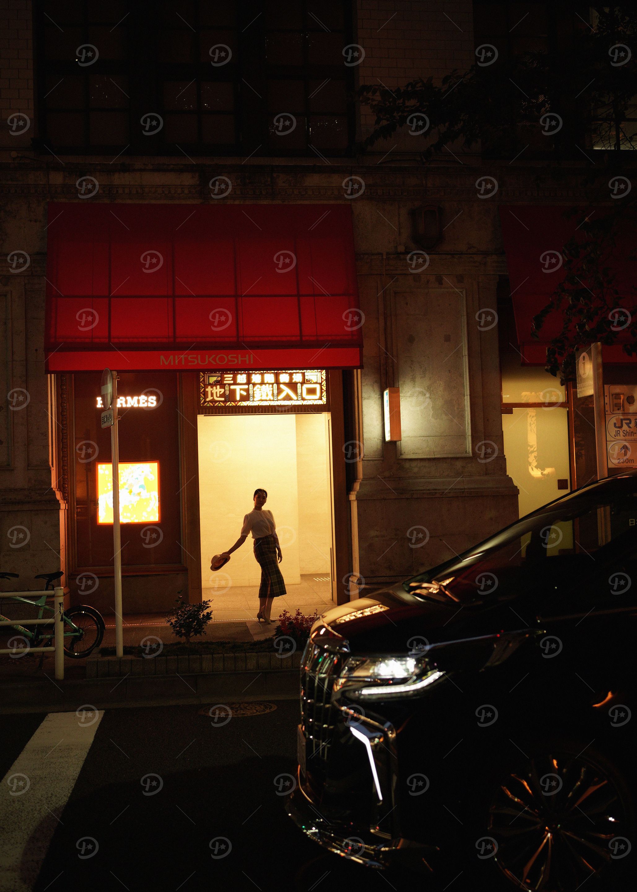 Pantomime of Tokyo night