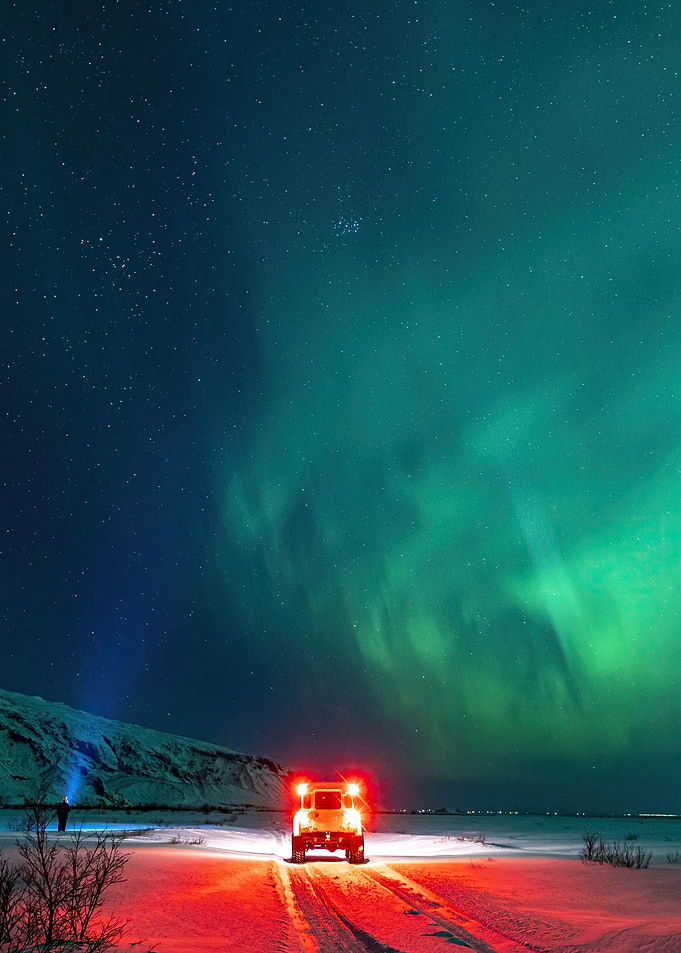 iceline with car aurora