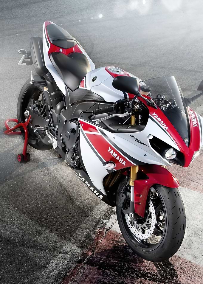 Yamaha R15