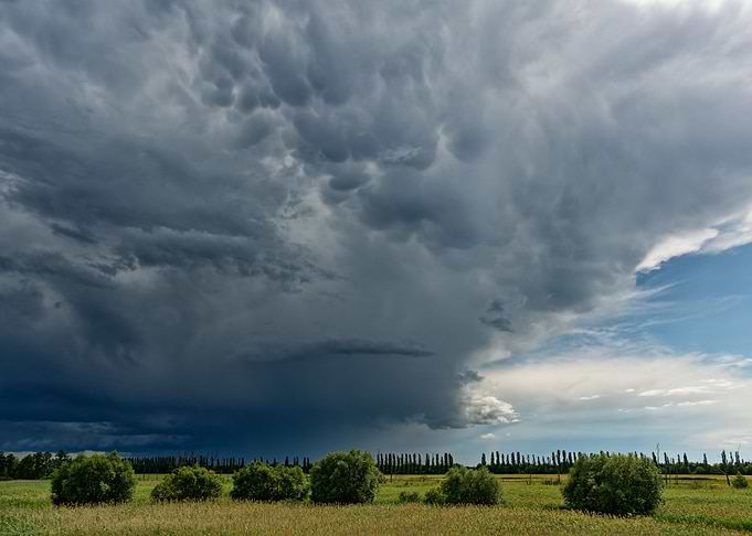 Threatening Thundercloud