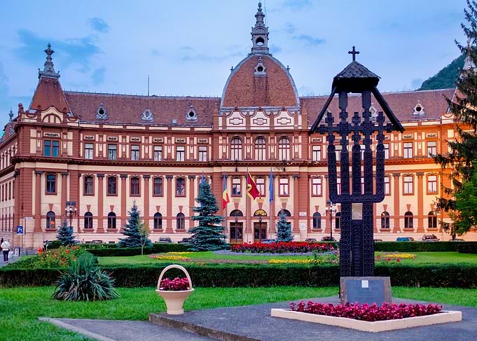 Prefecture building