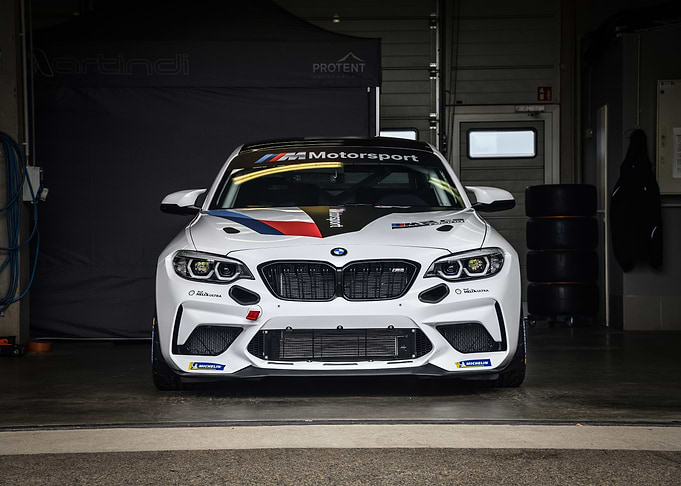 BMW M2 CS