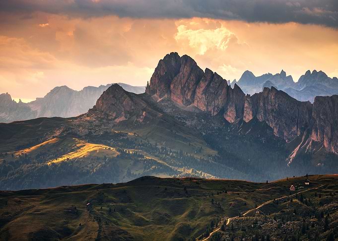 Dragontail Mountains