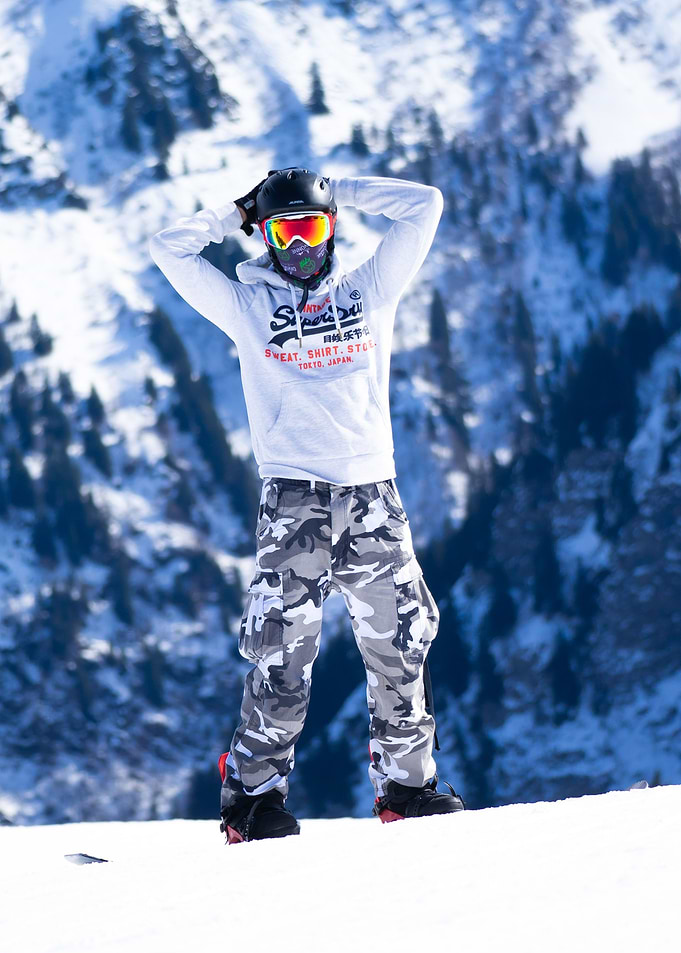 Snowboarder
