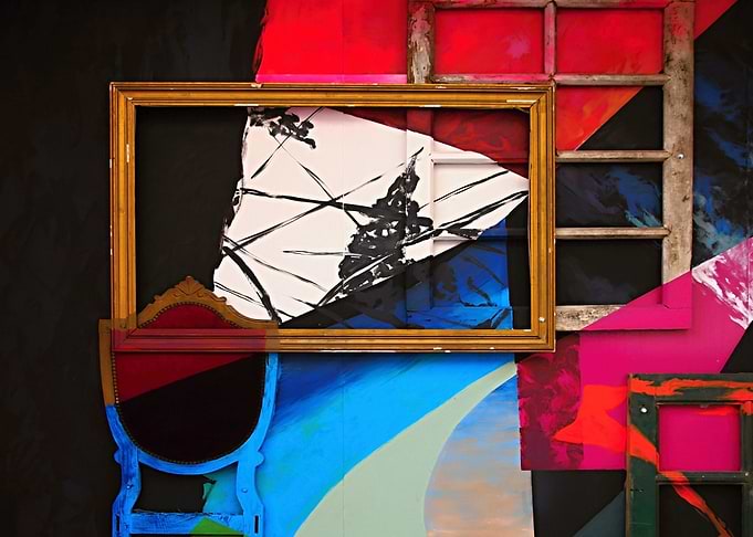 Frames and Art