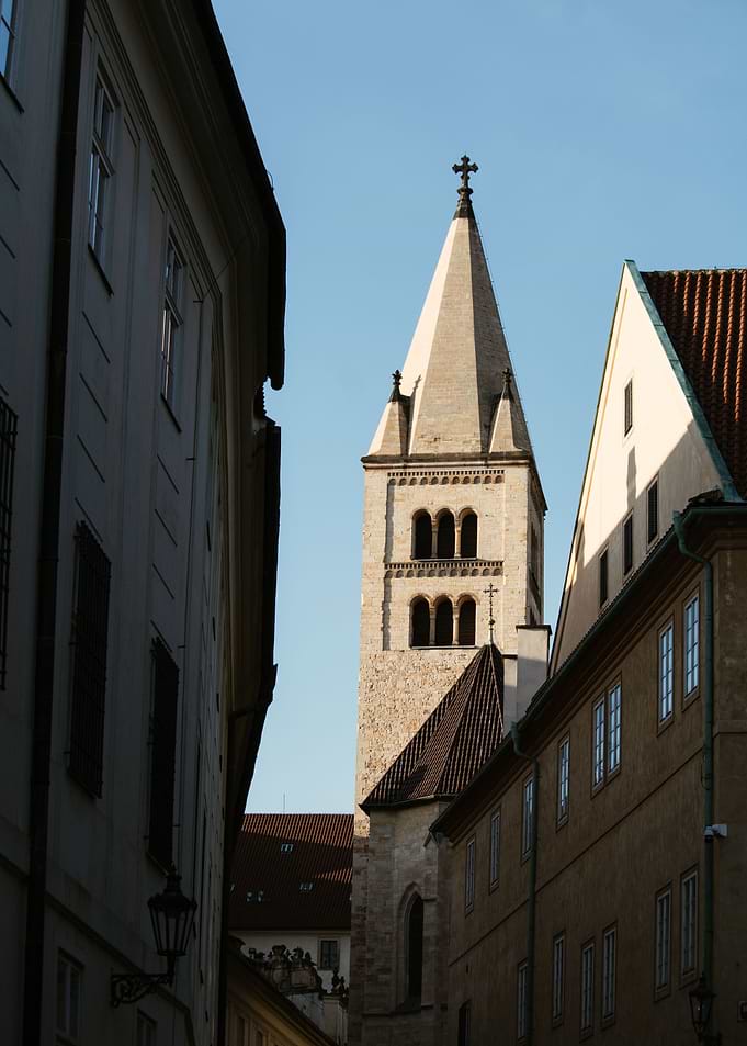 Alley to Steeple