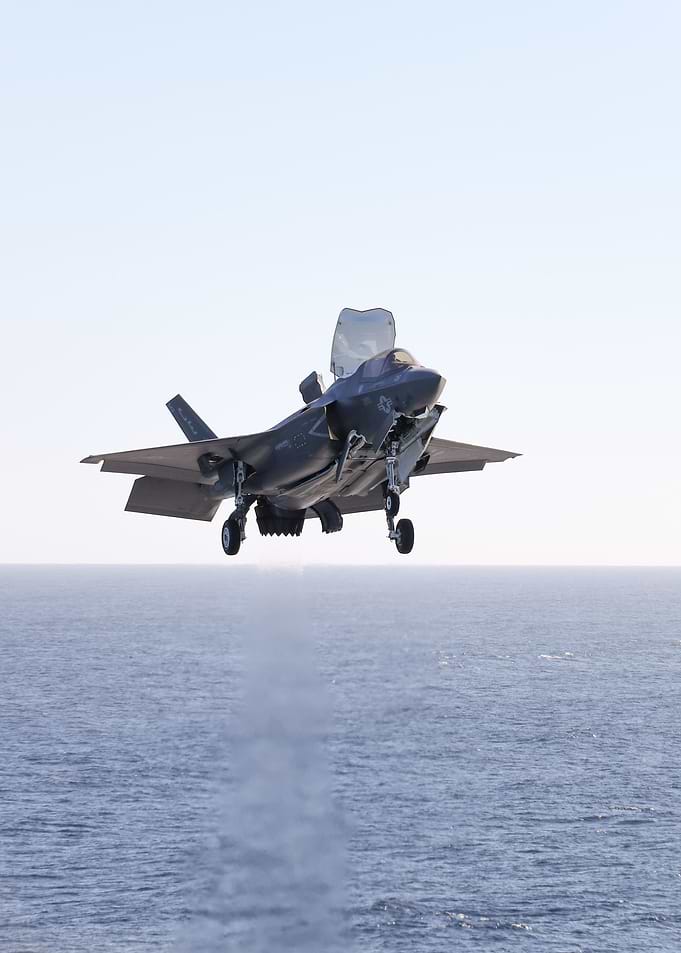 F35 Stealth Landing