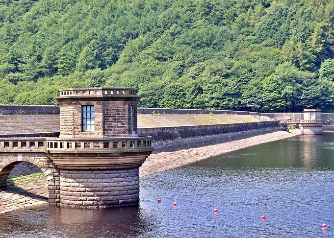 Ladybower reservoir dam