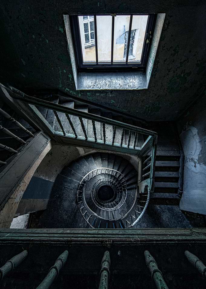 Double shaped staircase