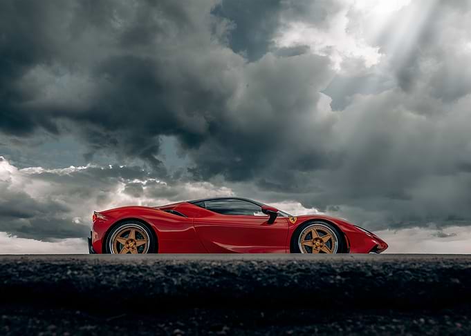 FERRARI SF90 STRADALE