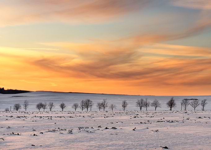 Sky colors and snow