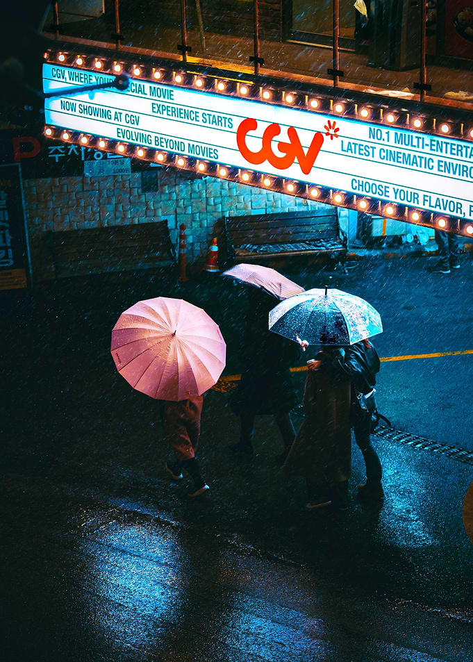 Snowy Night in Seoul