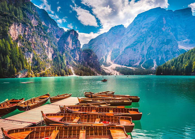 Lago di Braies italy