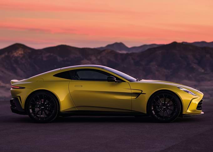 Aston Martin Vantage 2025