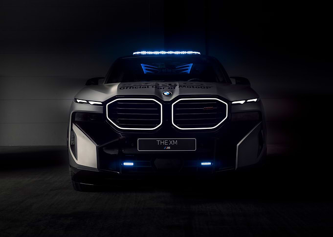 Bmw xm dark aesthetic