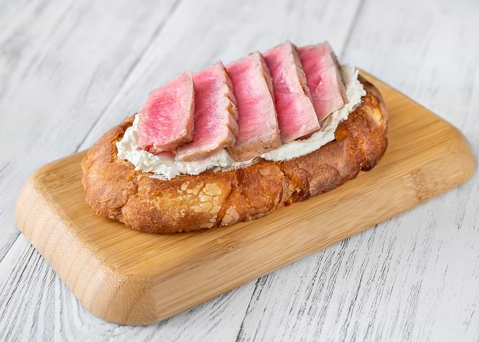 Sandwich with cream cheese