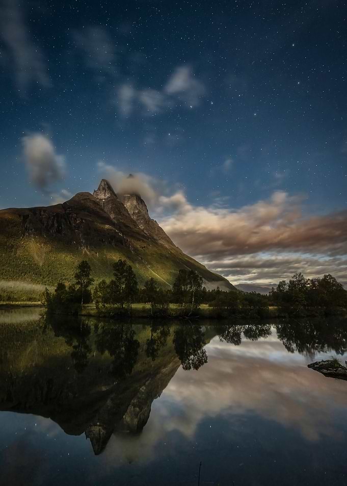 Moonlit Otertinden