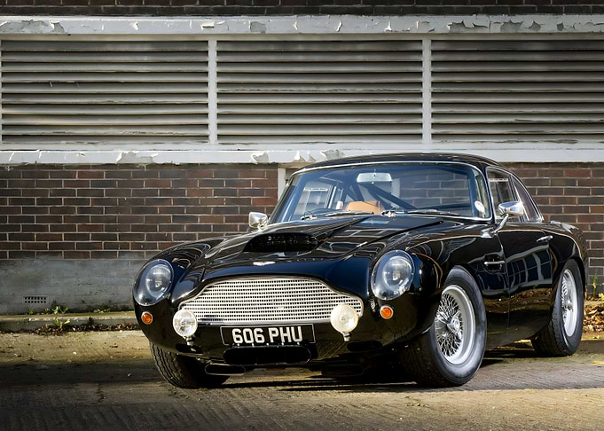 Aston Martin DB4