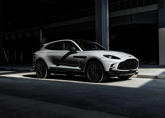 Aston Martin dbx707