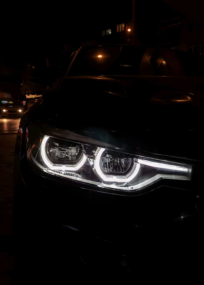 BMW 320i lighting