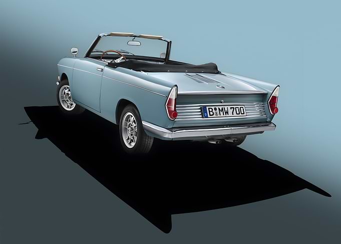 BMW 700