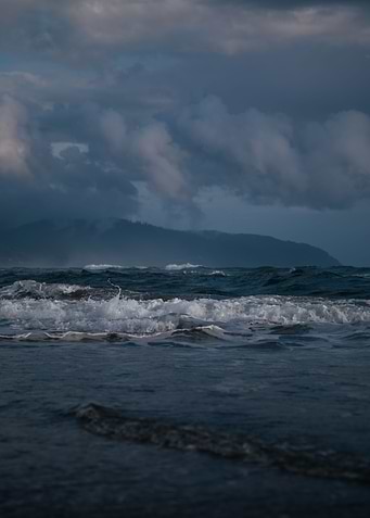 Dark Ocean Blues