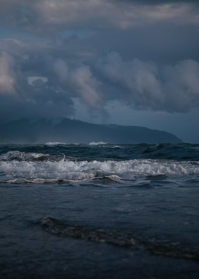Dark Ocean Blues