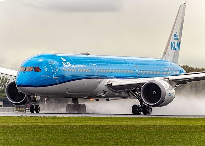 KLM 787
