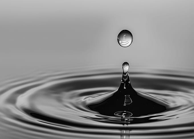 Echoes of a Droplet