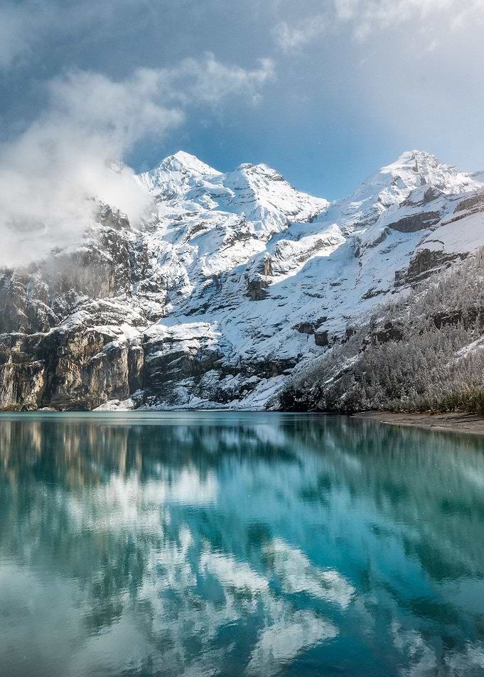 Oeschinensee mountain