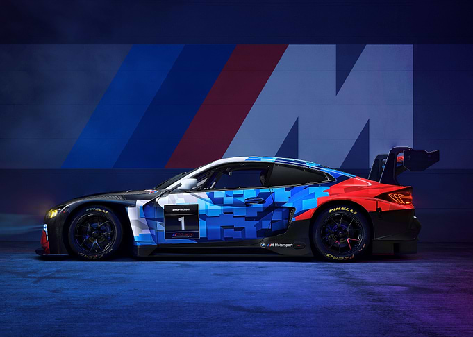 BMW M4 GT3 EVO SIDE VIEW