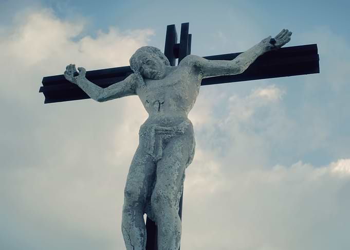 Jesus Christ statue angled
