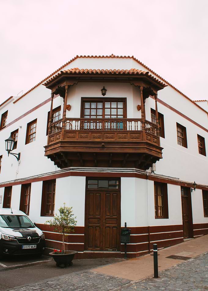 Colonial Corner House