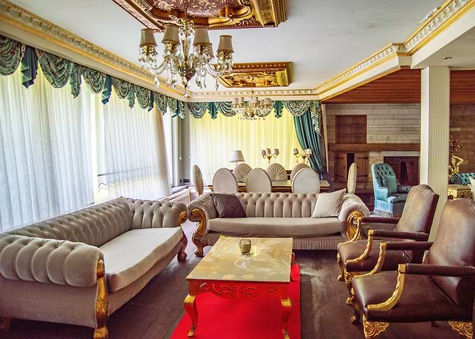 Luxurious lounge