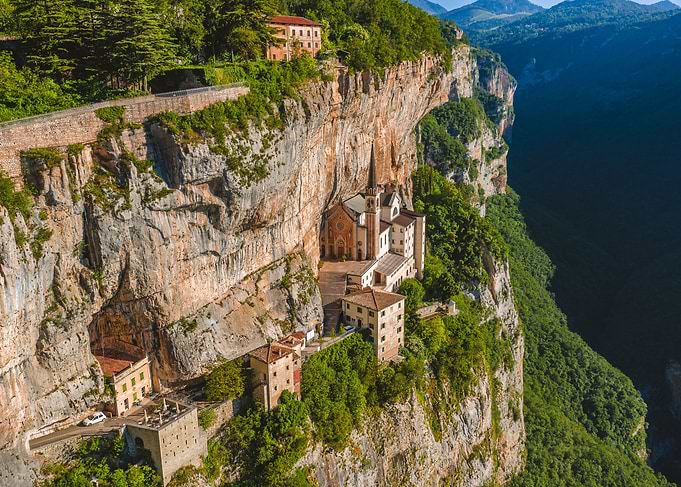 Madonna della Corona