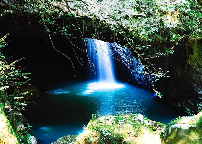 Natural Bridge Outside